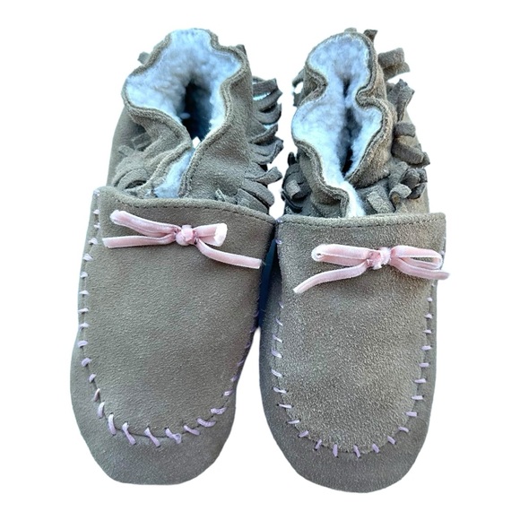 SUEDE BABY SHOES Size 18-24 mos - Picture 1 of 6